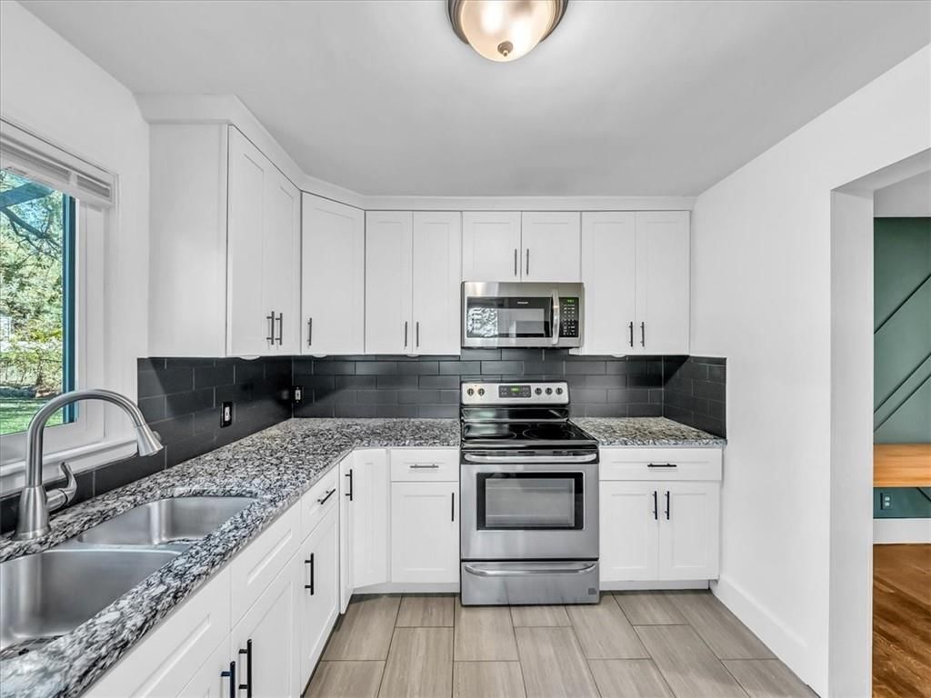 8329 Foster Street — photo 10