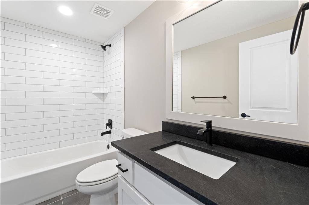 5803 N Lucerne Avenue — photo 31
