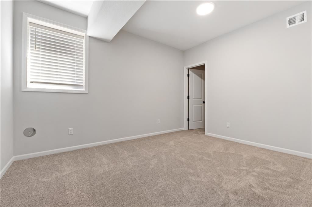 5803 N Lucerne Avenue — photo 32