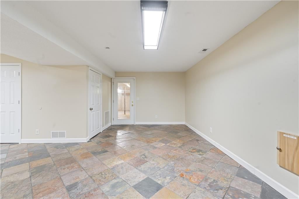 305 SW 24th Street — photo 17