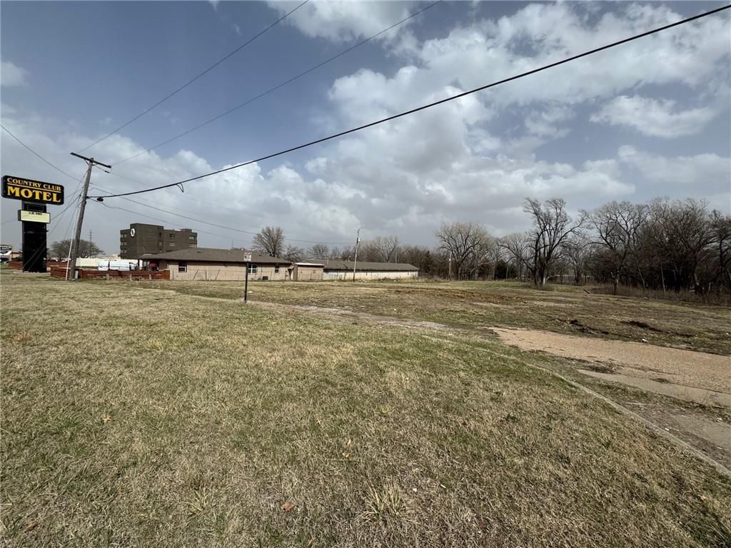 3746 SW Topeka Boulevard — photo 1