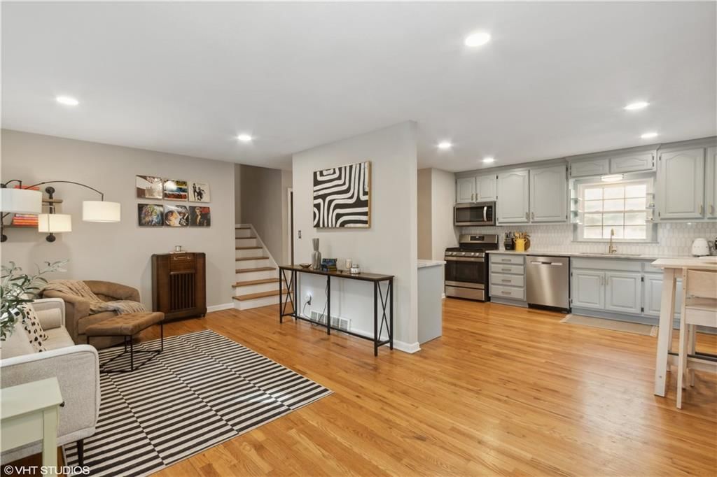 8801 W 88th Street — photo 5
