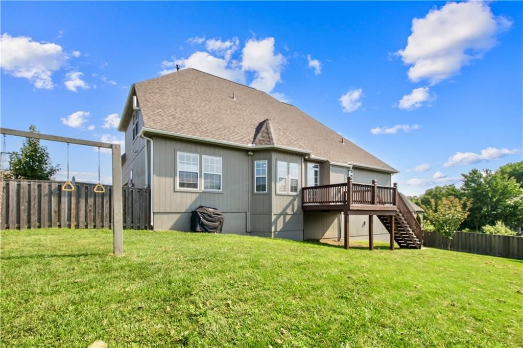 2913 NE Marywood Lane — photo 32