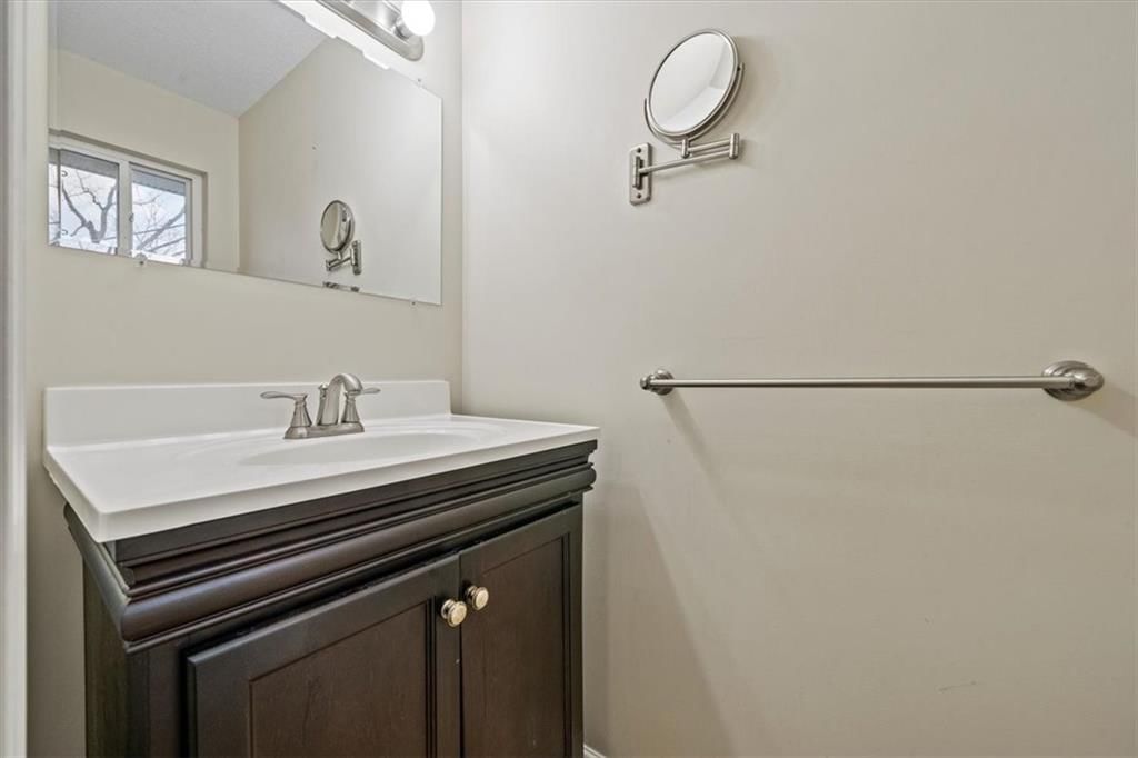 7732 N Broadway Street — photo 17