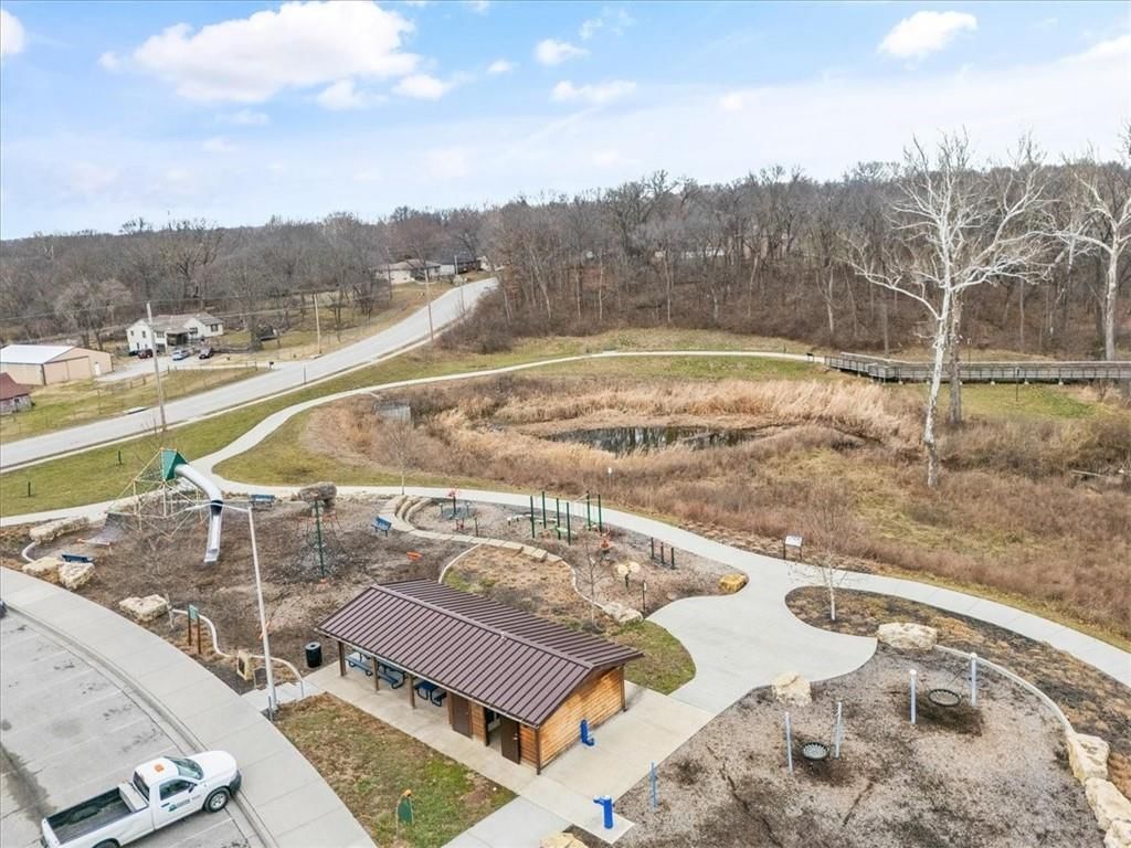 7732 N Broadway Street — photo 26