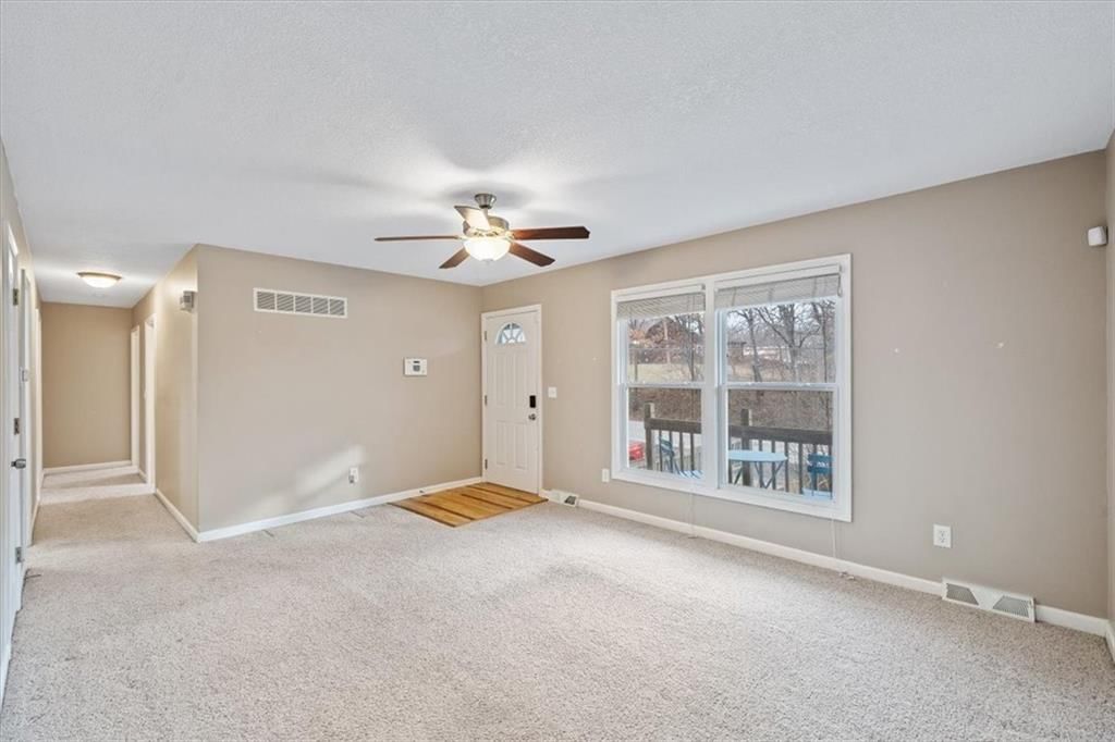 7732 N Broadway Street — photo 5