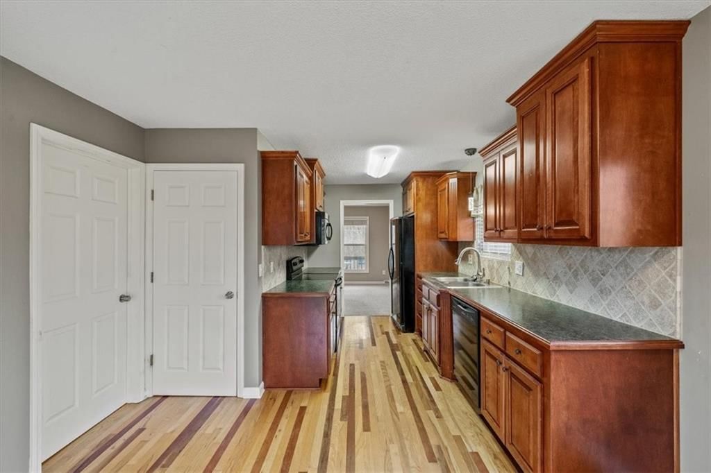 7732 N Broadway Street — photo 7