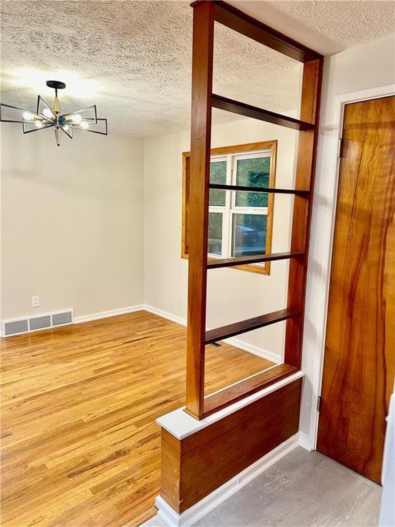 304 S Clayton Avenue — photo 11