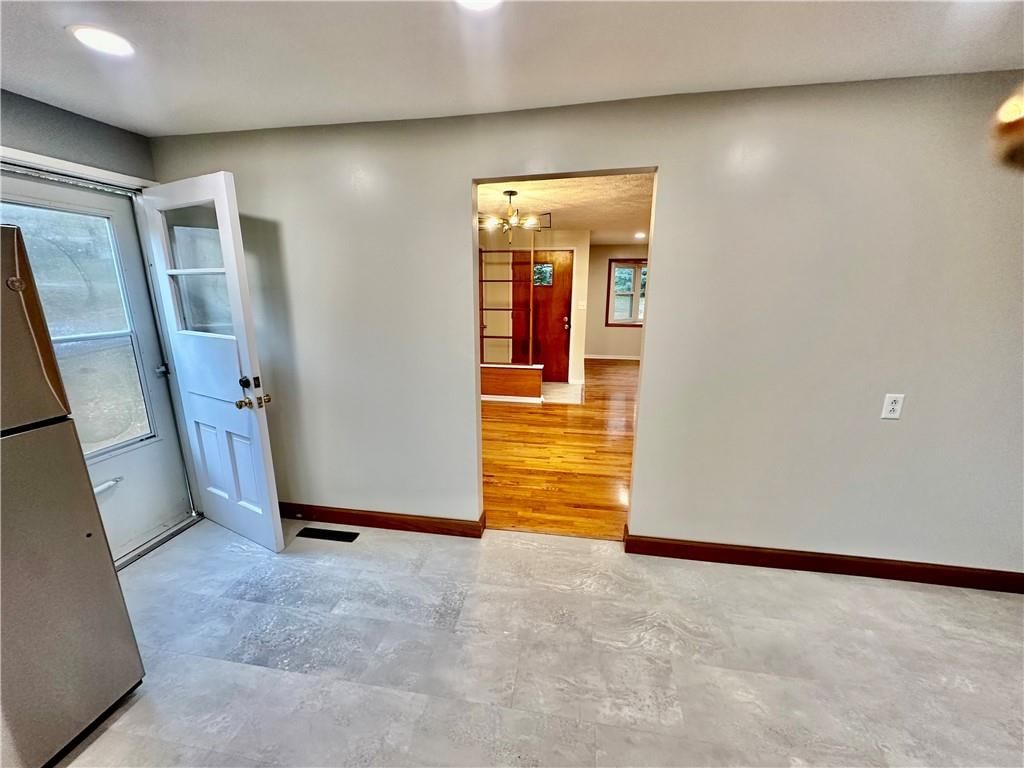 304 S Clayton Avenue — photo 15