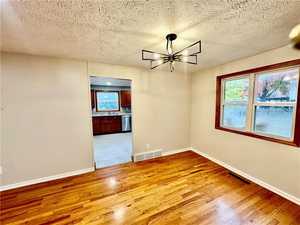 304 S Clayton Avenue — photo 16