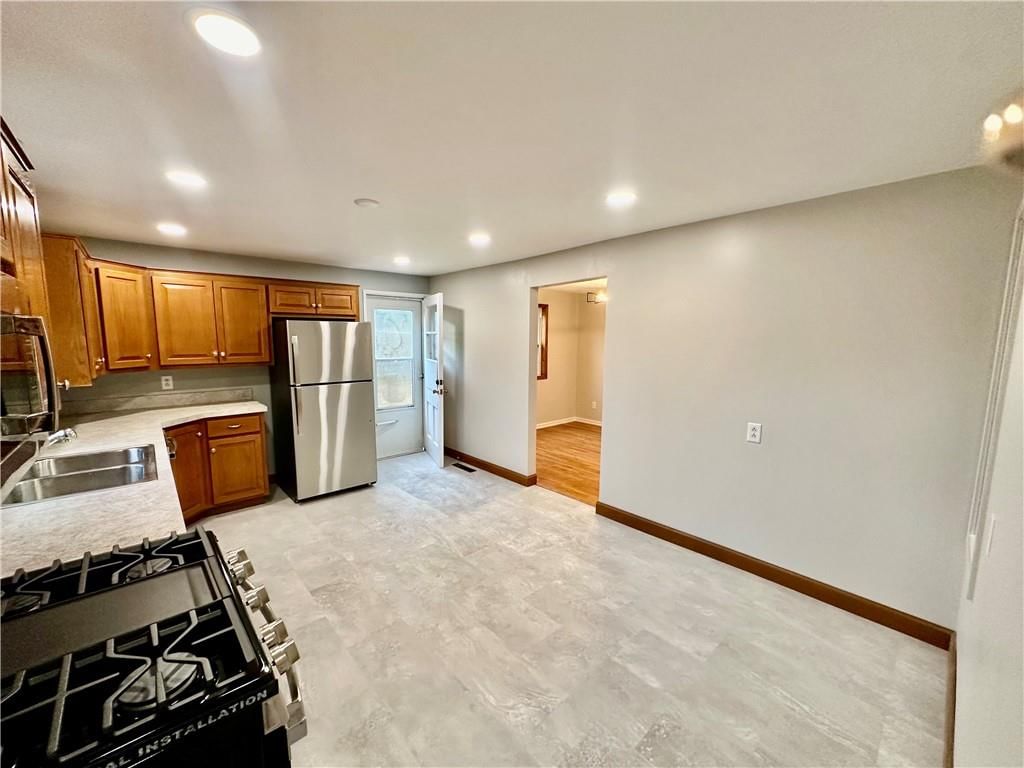 304 S Clayton Avenue — photo 18