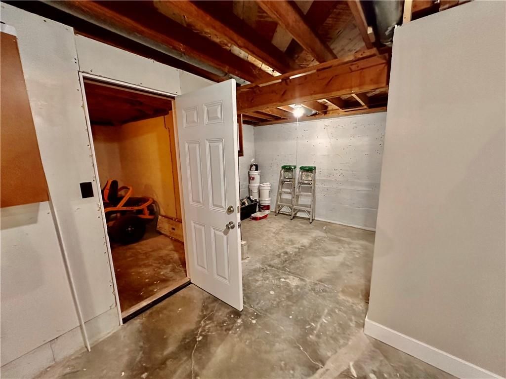 304 S Clayton Avenue — photo 47