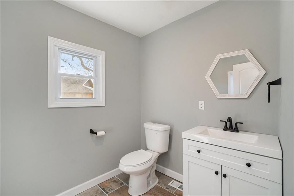 410 Walnut Street — photo 15