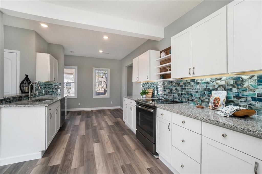 410 Walnut Street — photo 9