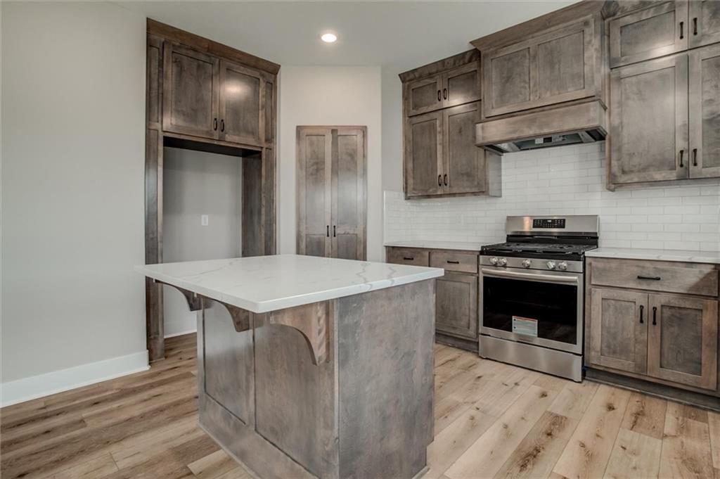 7808 N Spruce Avenue — photo 11