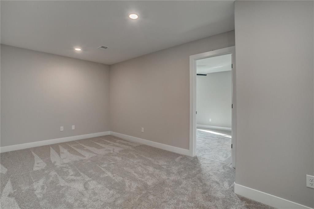 7808 N Spruce Avenue — photo 24