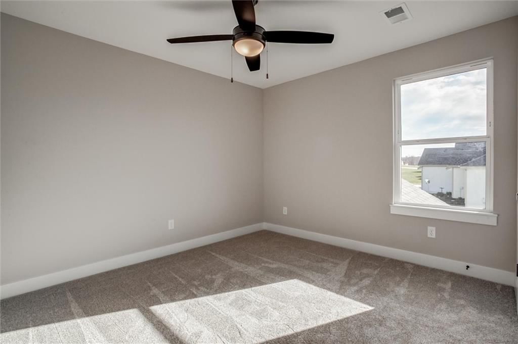 7808 N Spruce Avenue — photo 28
