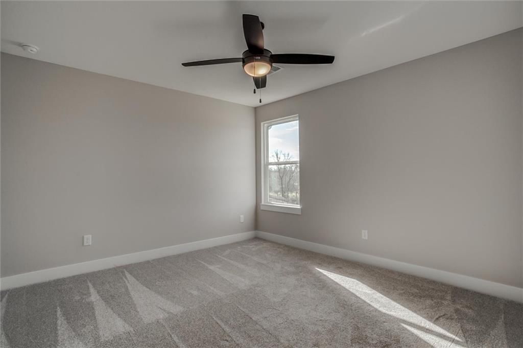 7808 N Spruce Avenue — photo 30