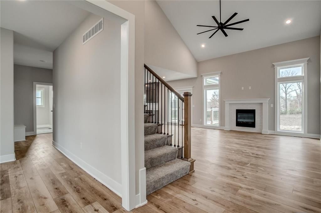 7808 N Spruce Avenue — photo 5