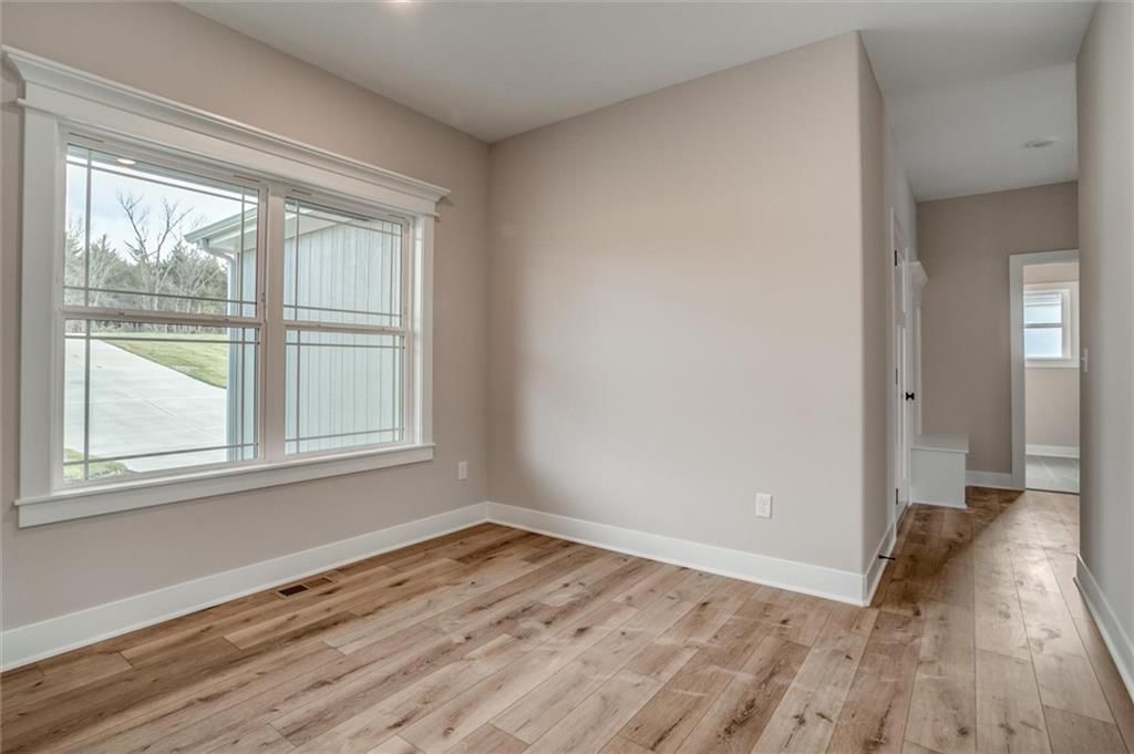 7808 N Spruce Avenue — photo 6