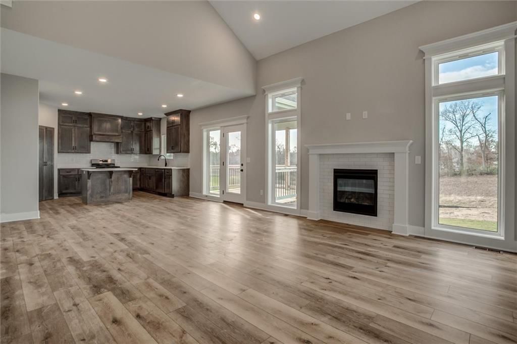 7808 N Spruce Avenue — photo 7