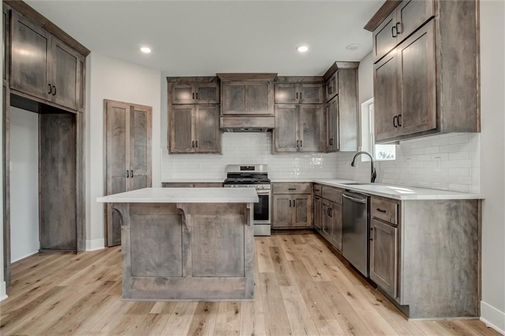 7808 N Spruce Avenue — photo 10