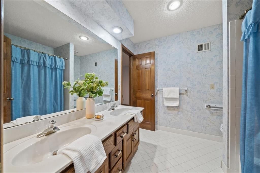 4500 W 125th Terrace — photo 27