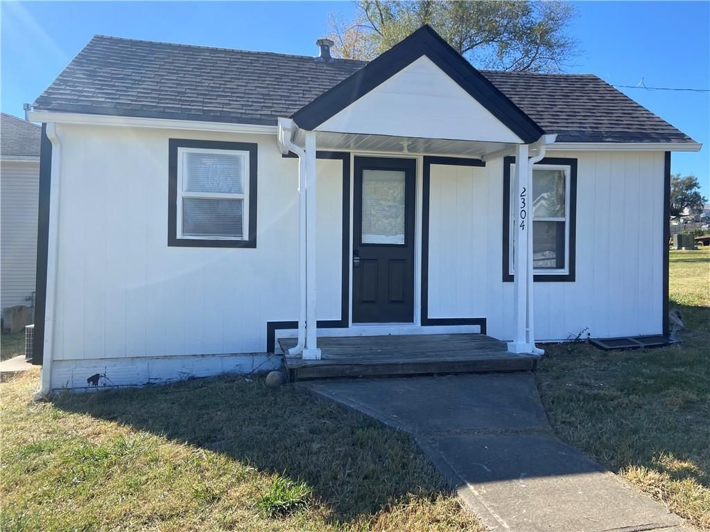 2304 Walnut Street — photo 2