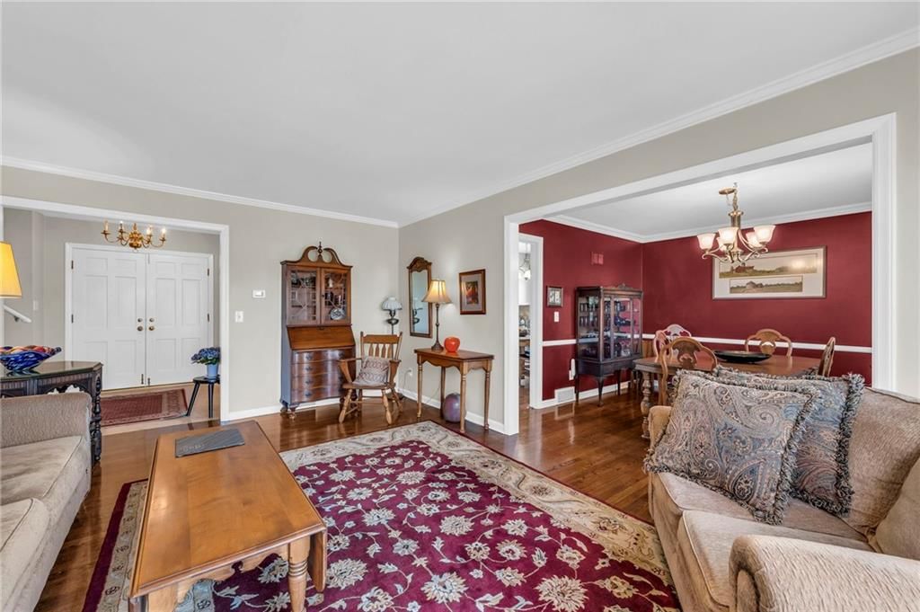 9318 ROE Avenue — photo 13