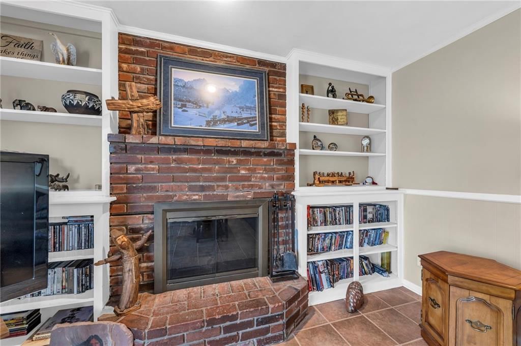 9318 ROE Avenue — photo 19