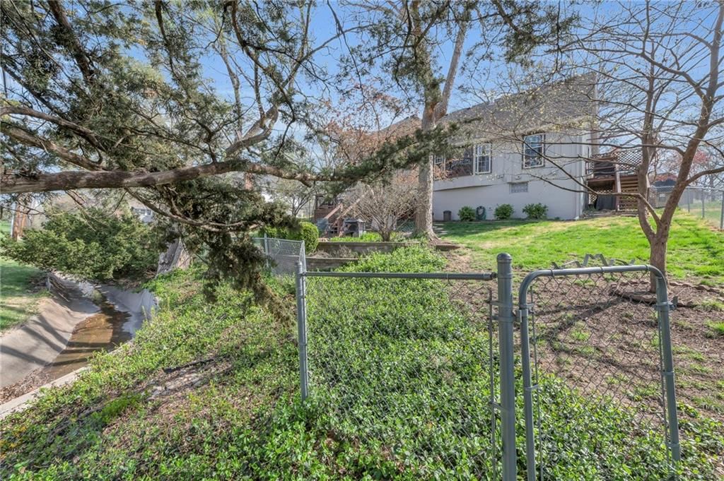 9318 ROE Avenue — photo 45
