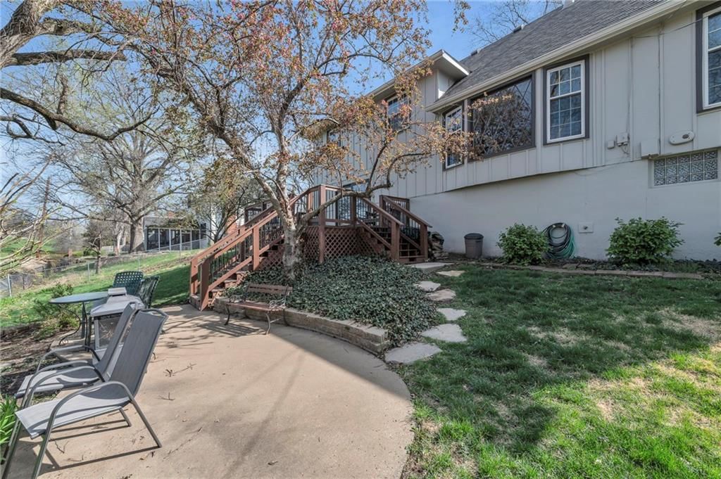 9318 ROE Avenue — photo 47