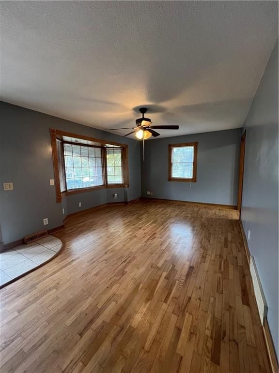 901 W Chestnut Street — photo 14