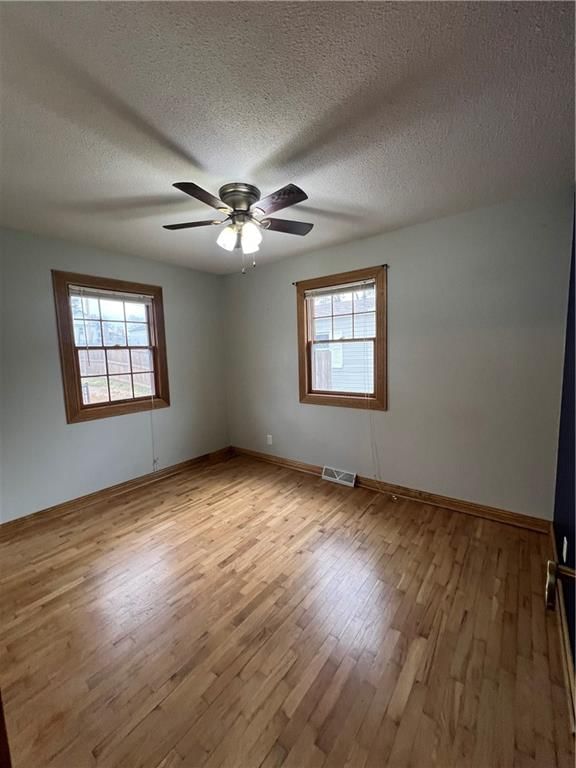 901 W Chestnut Street — photo 27