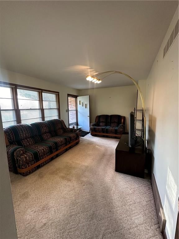 726 E Lexington Street — photo 2