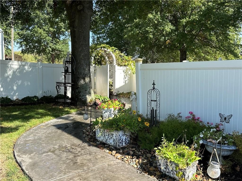 15010 Salem Road — photo 53