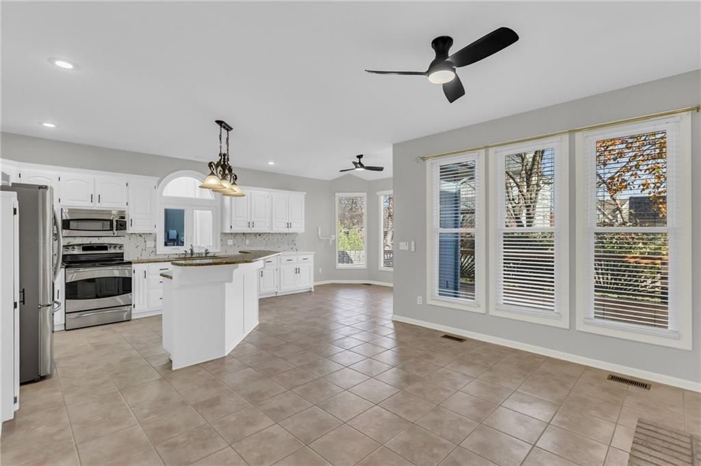 14105 Parkhill Lane — photo 10