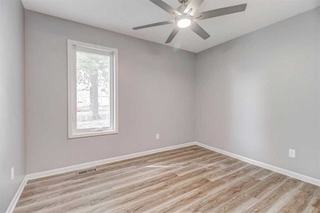 300 NE 101ST Place — photo 16