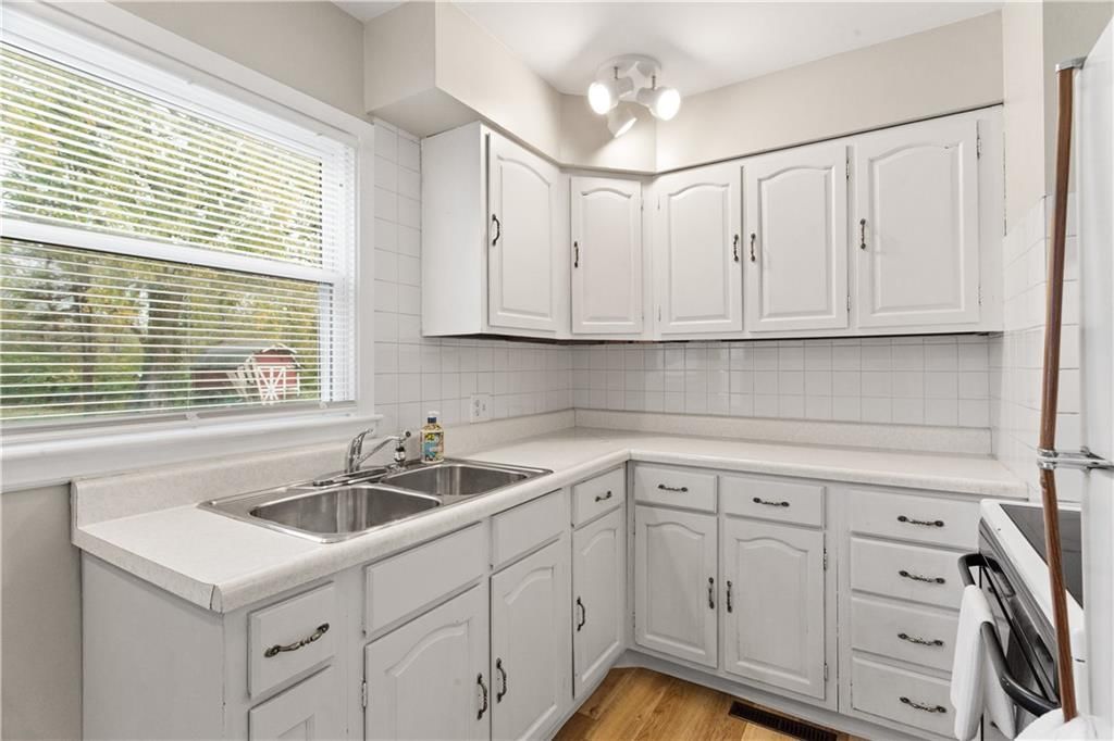 2517 Glen Lane — photo 3