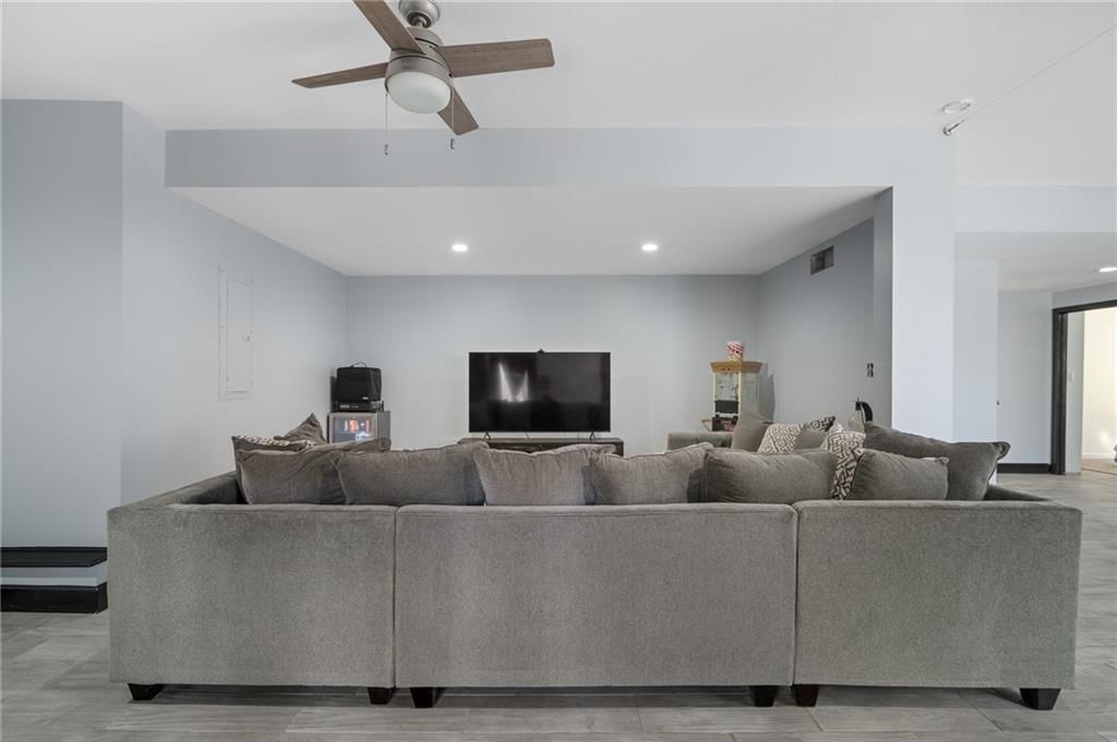 1128 N Jones Road — photo 34