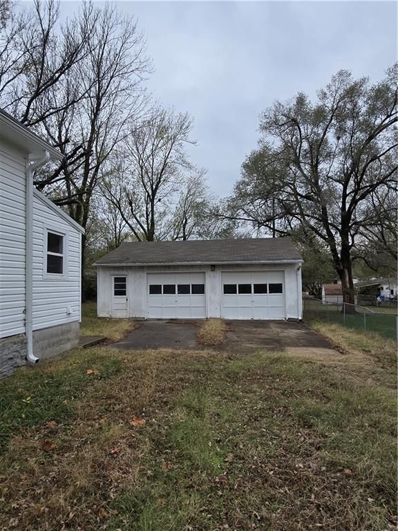 728 Burke Street — photo 2