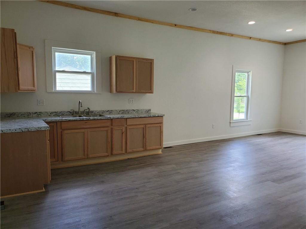 728 Burke Street — photo 12