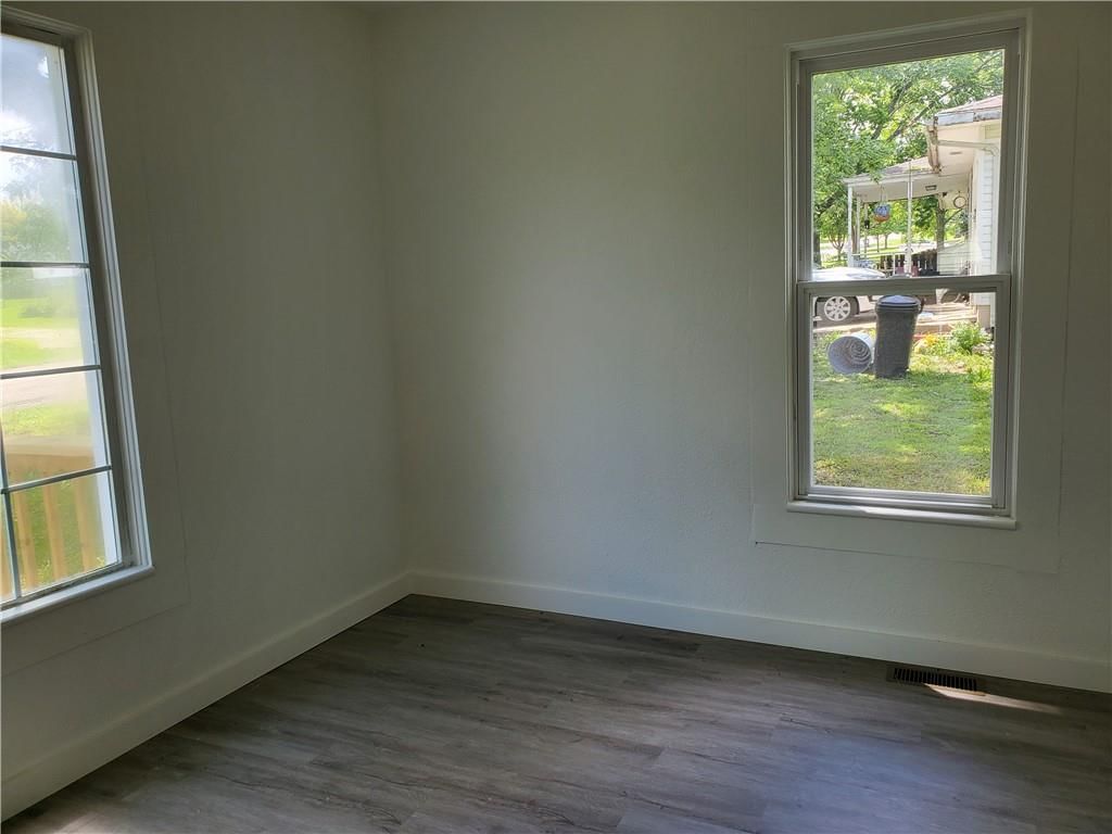 728 Burke Street — photo 15