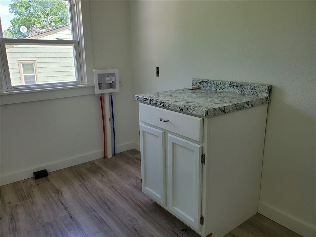728 Burke Street — photo 27