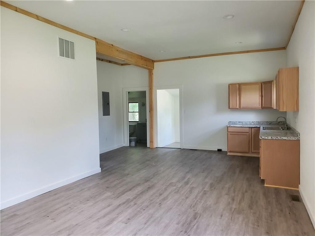 728 Burke Street — photo 5