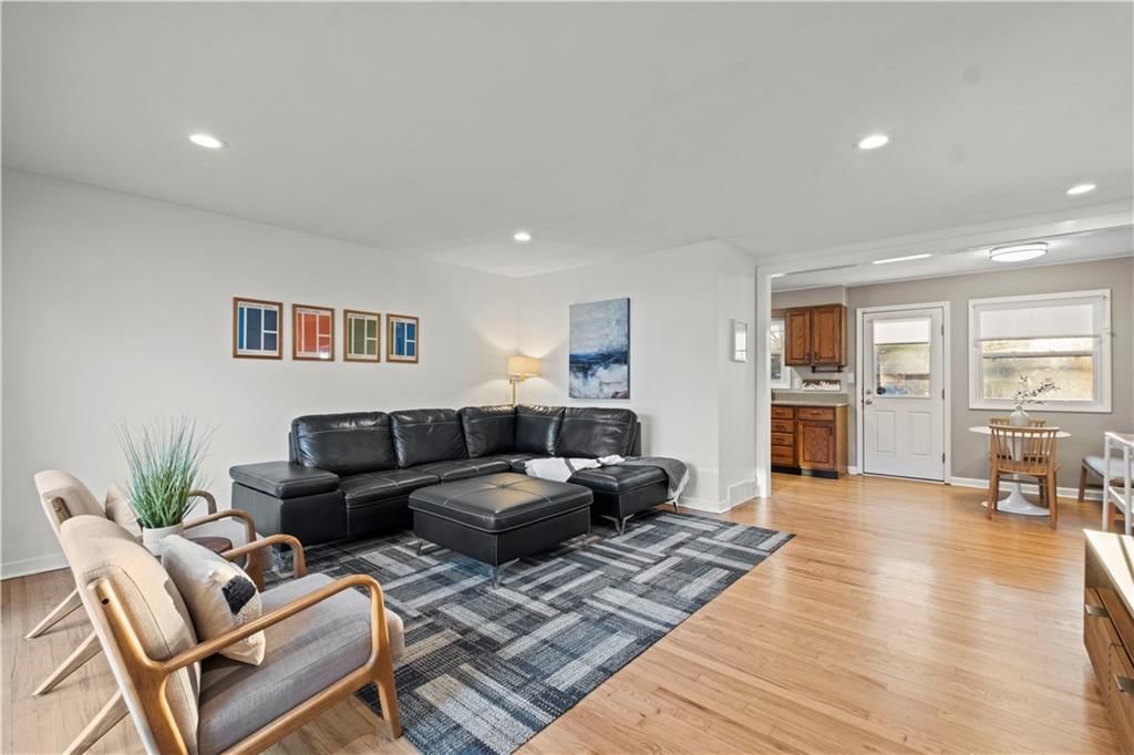 7140 Robinson Street — photo 4