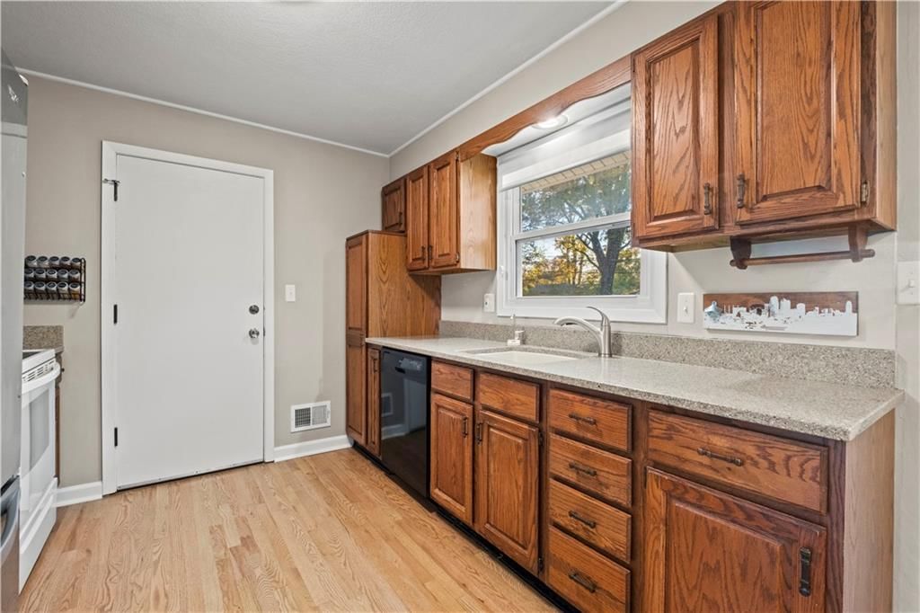 7140 Robinson Street — photo 7