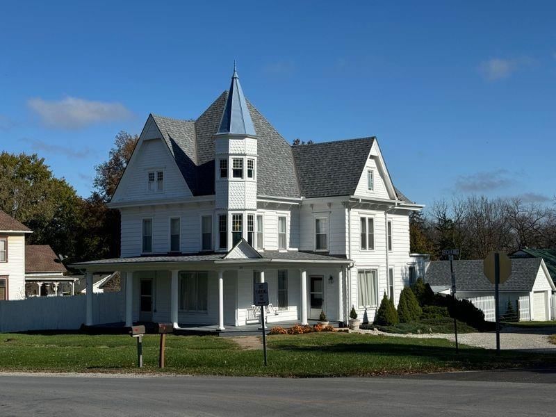 311 Center Street — photo 26