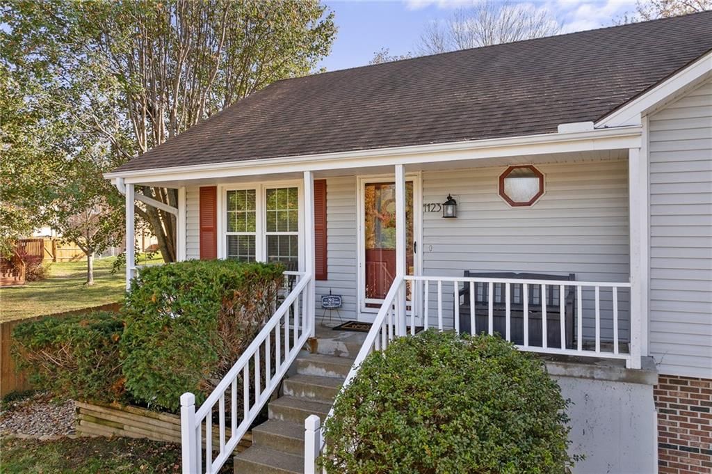 1123 NE Deerbrook Terrace — photo 11