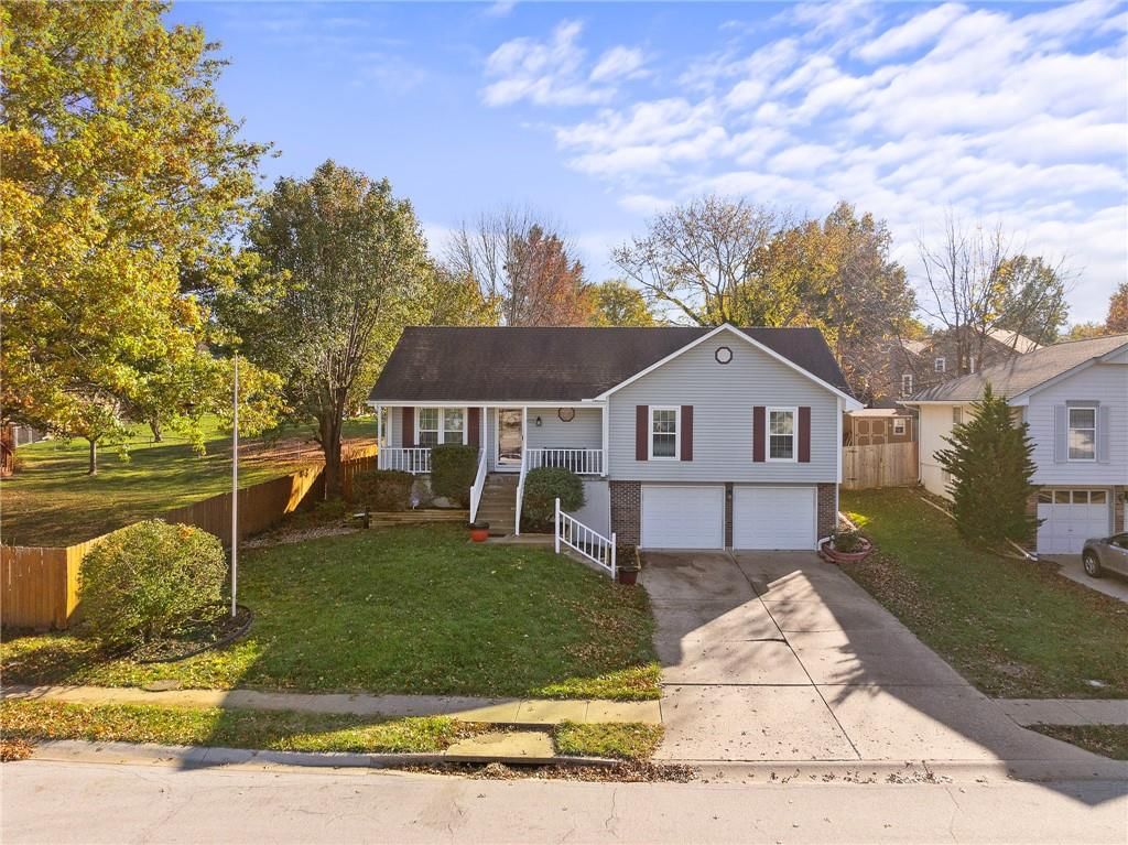 1123 NE Deerbrook Terrace — photo 4